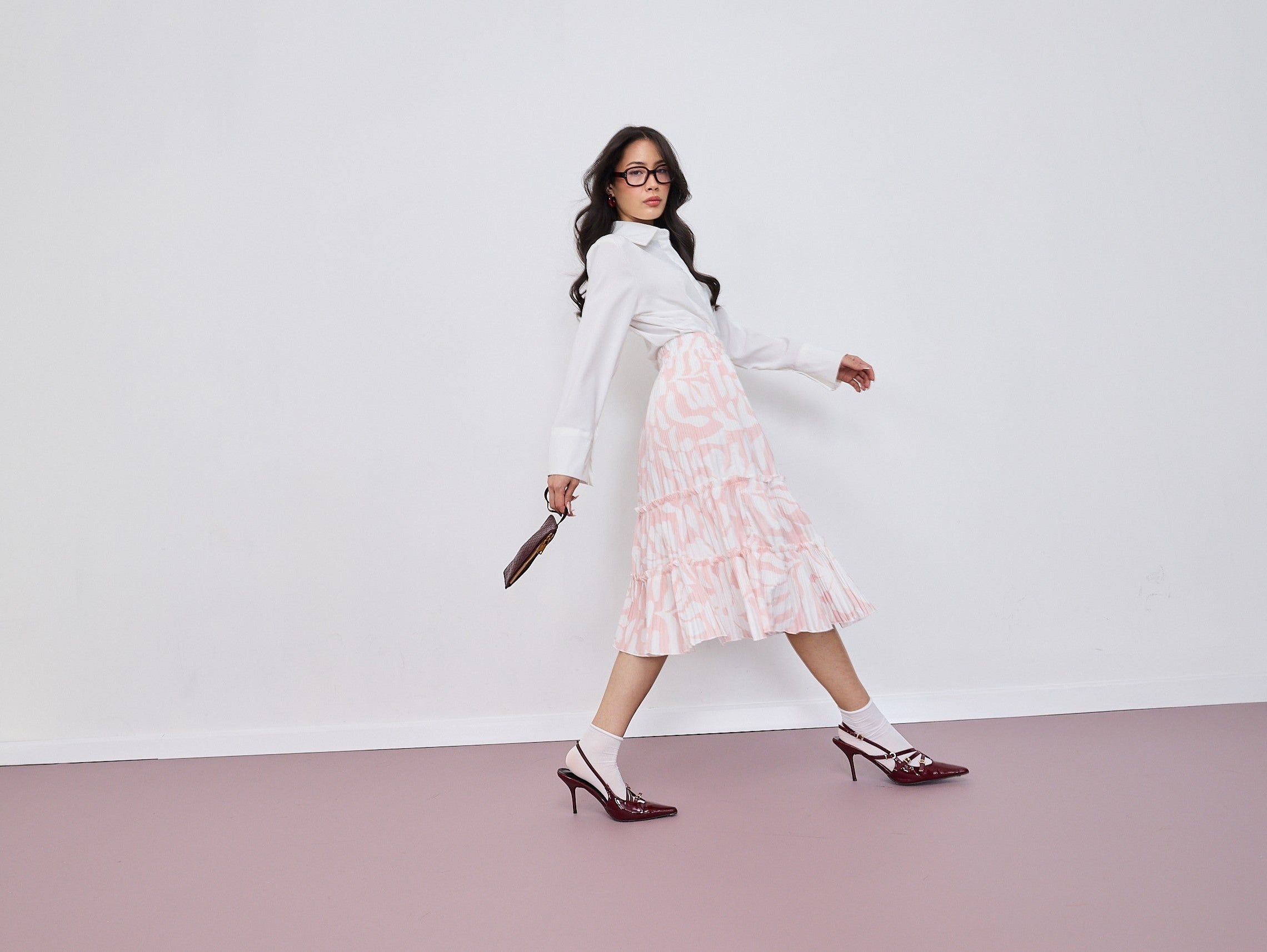 שינוי עונתי: איך לעבור מחורף לקיץ בצורה חכמה וסטייליסטית – בלי לוותר על צניעות