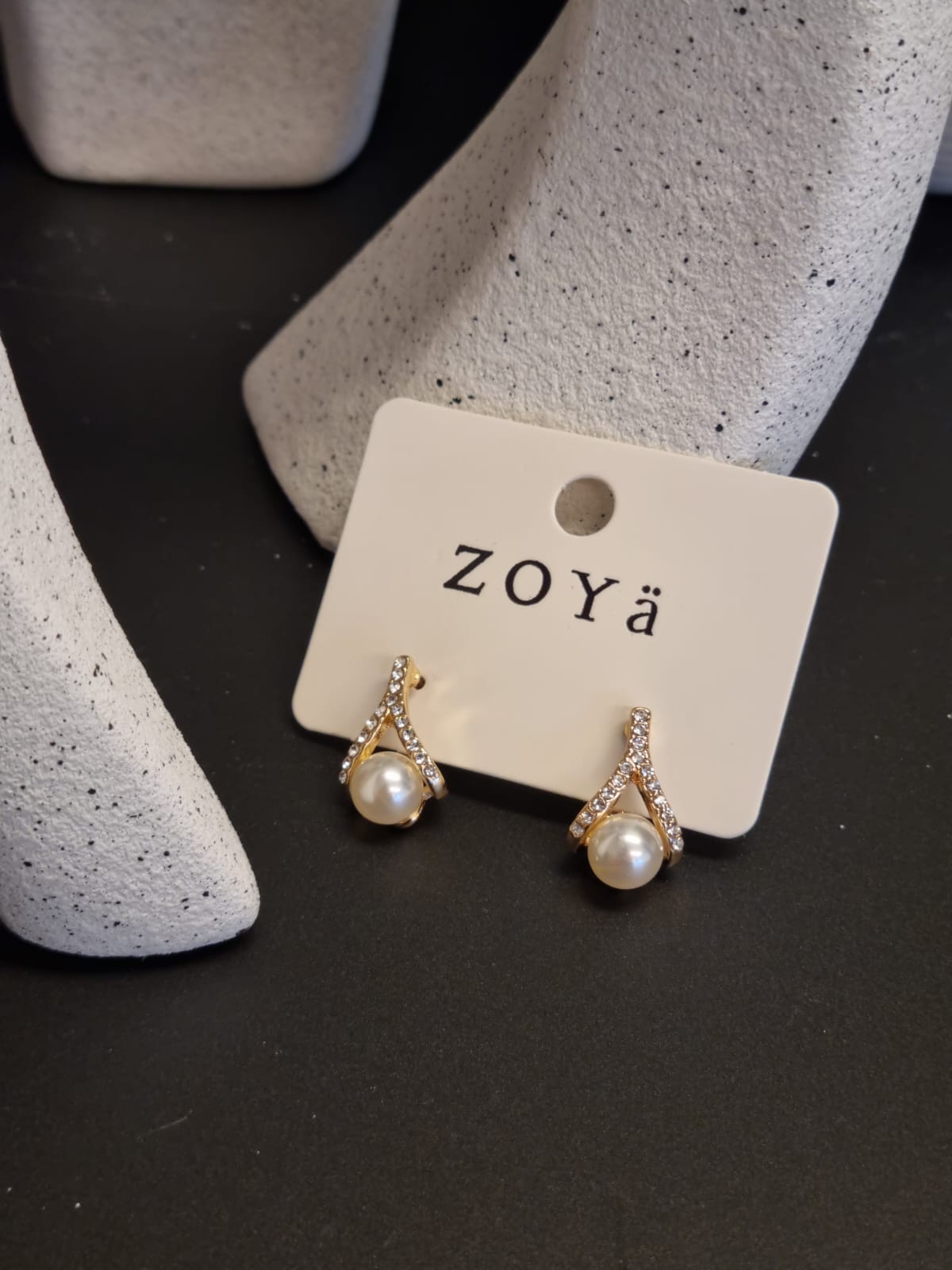 Pearl V Earring