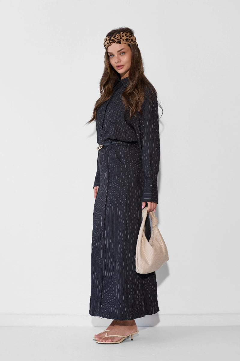 חליפת פסים מוניקה