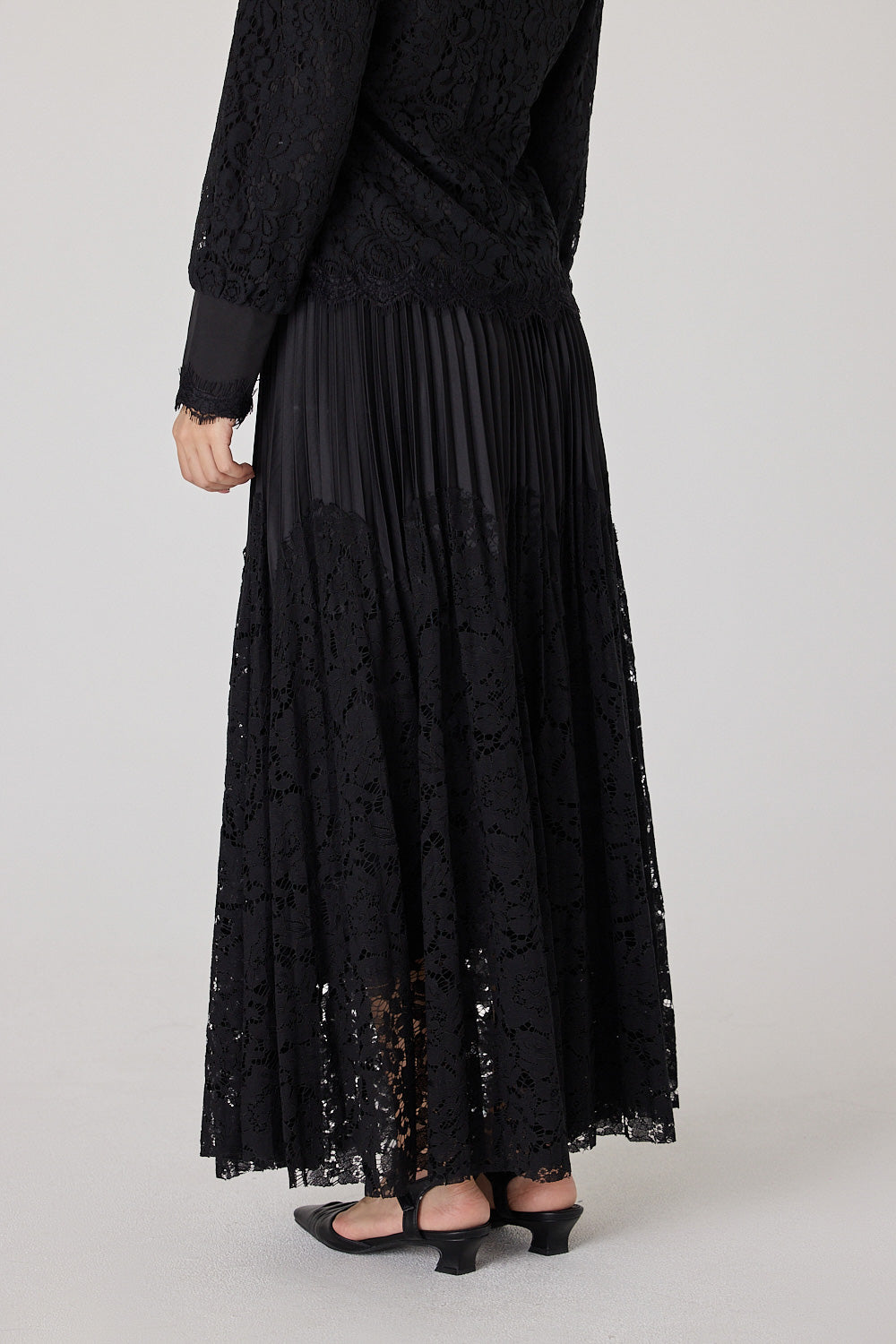 Half-lace fleece skirt