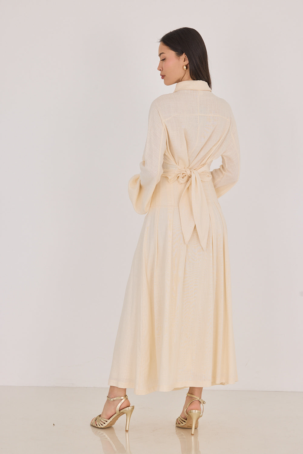 Linen suit tone