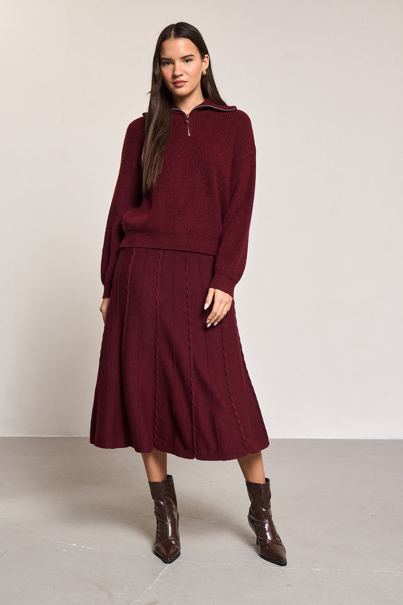 חצאית סריג אמיליה מחולקת