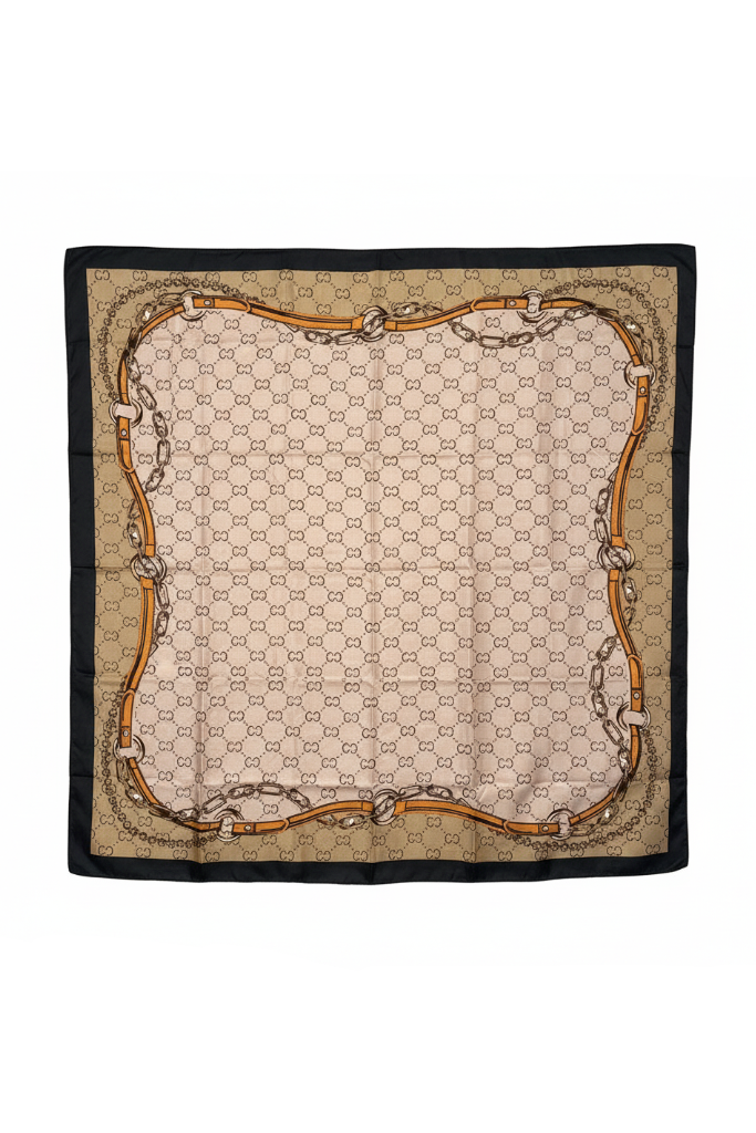 מטפחת בז' על רקע לבן