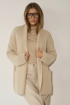 קרדיגן בז' בהיר