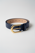 חגורה כחולה עם בטנה בז'