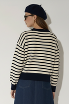 סריג פסים - זווית אחורית