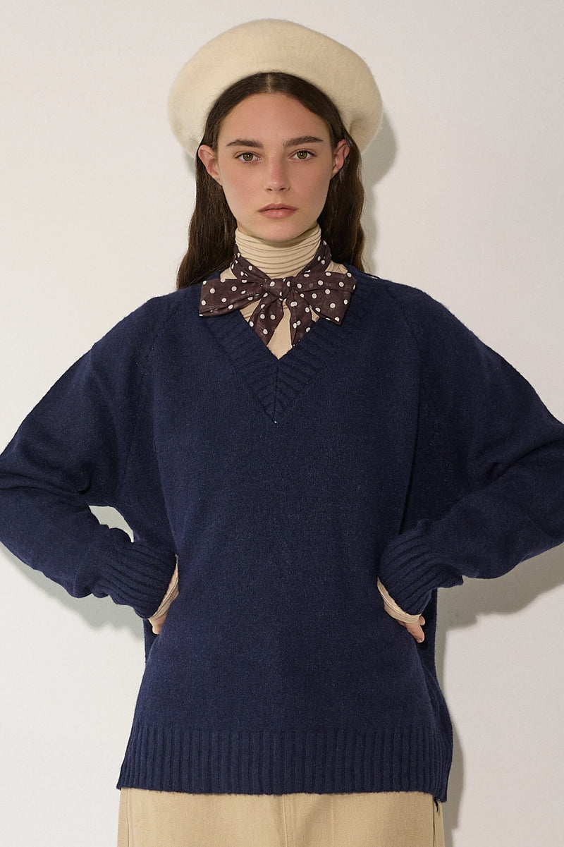 סריג חורפי אוברסייז ויקטוריה צווארון V