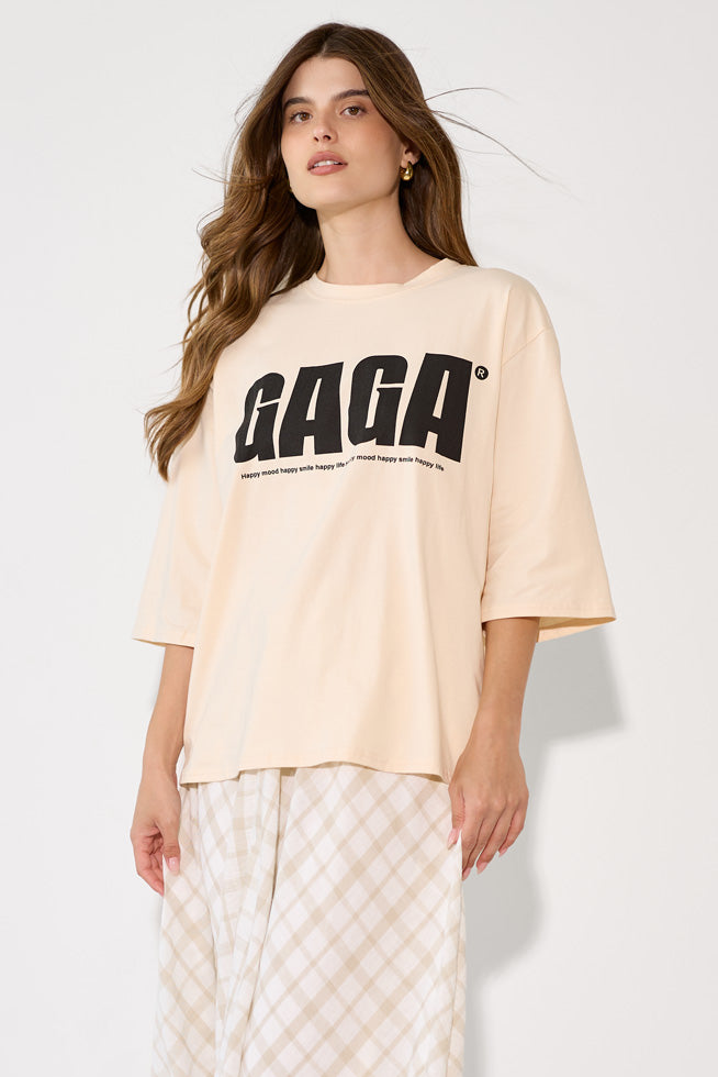GAGA חולצת טי-שרט כיתוב