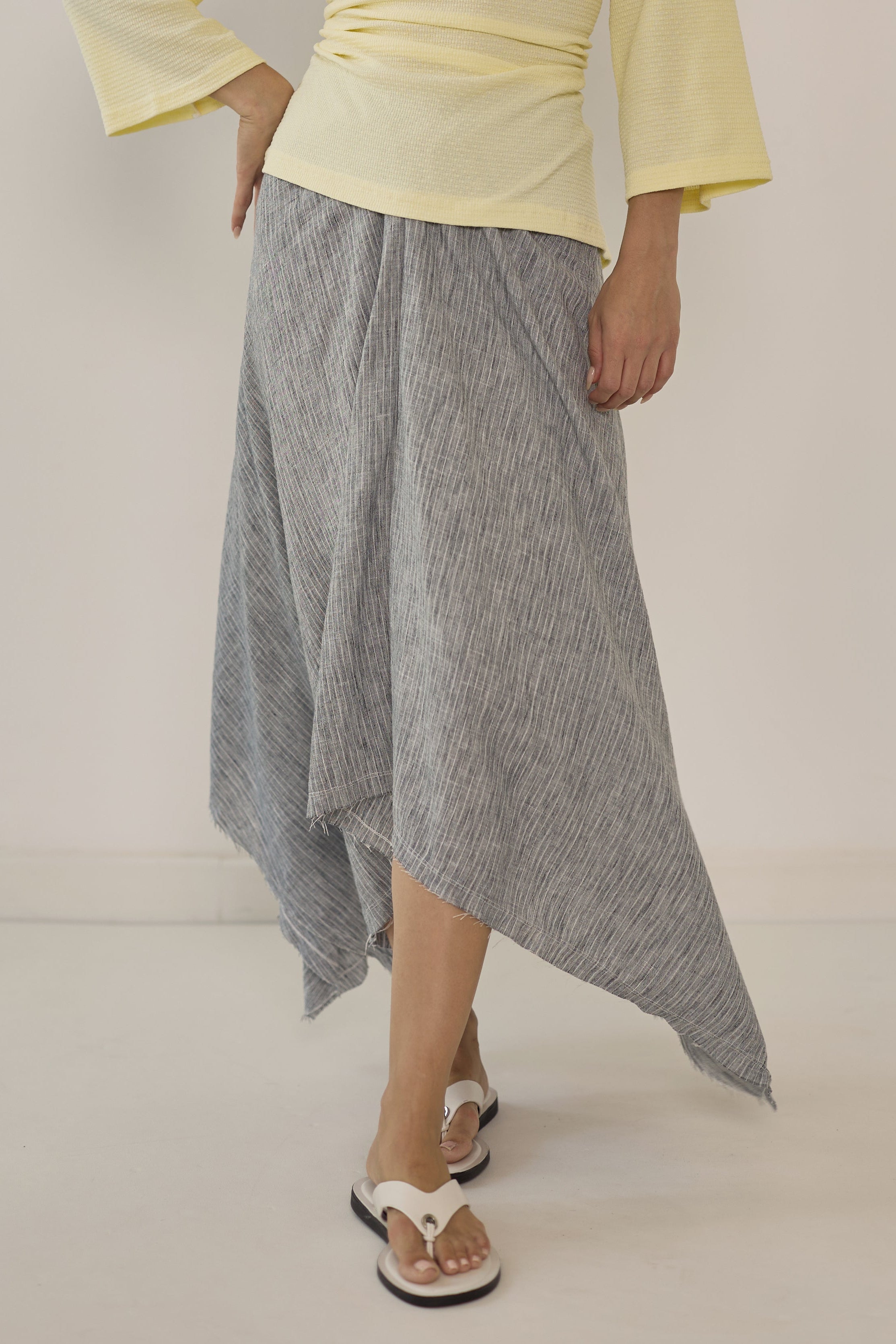 חצאית שפיץ פסים קשירה