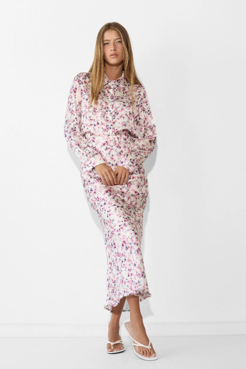 חליפת סאטן פירחונית אושר