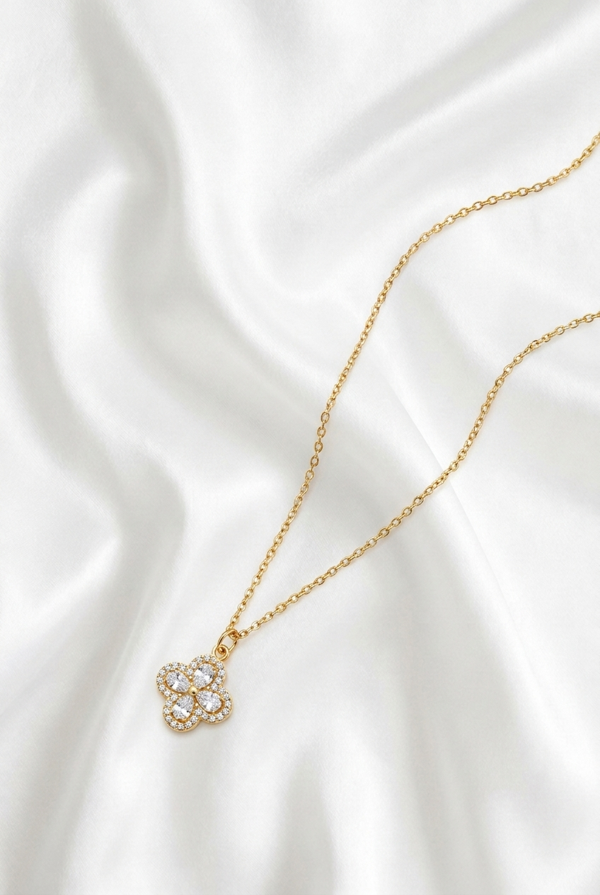 שרשרת תליון תלתן משובץ יהלומים